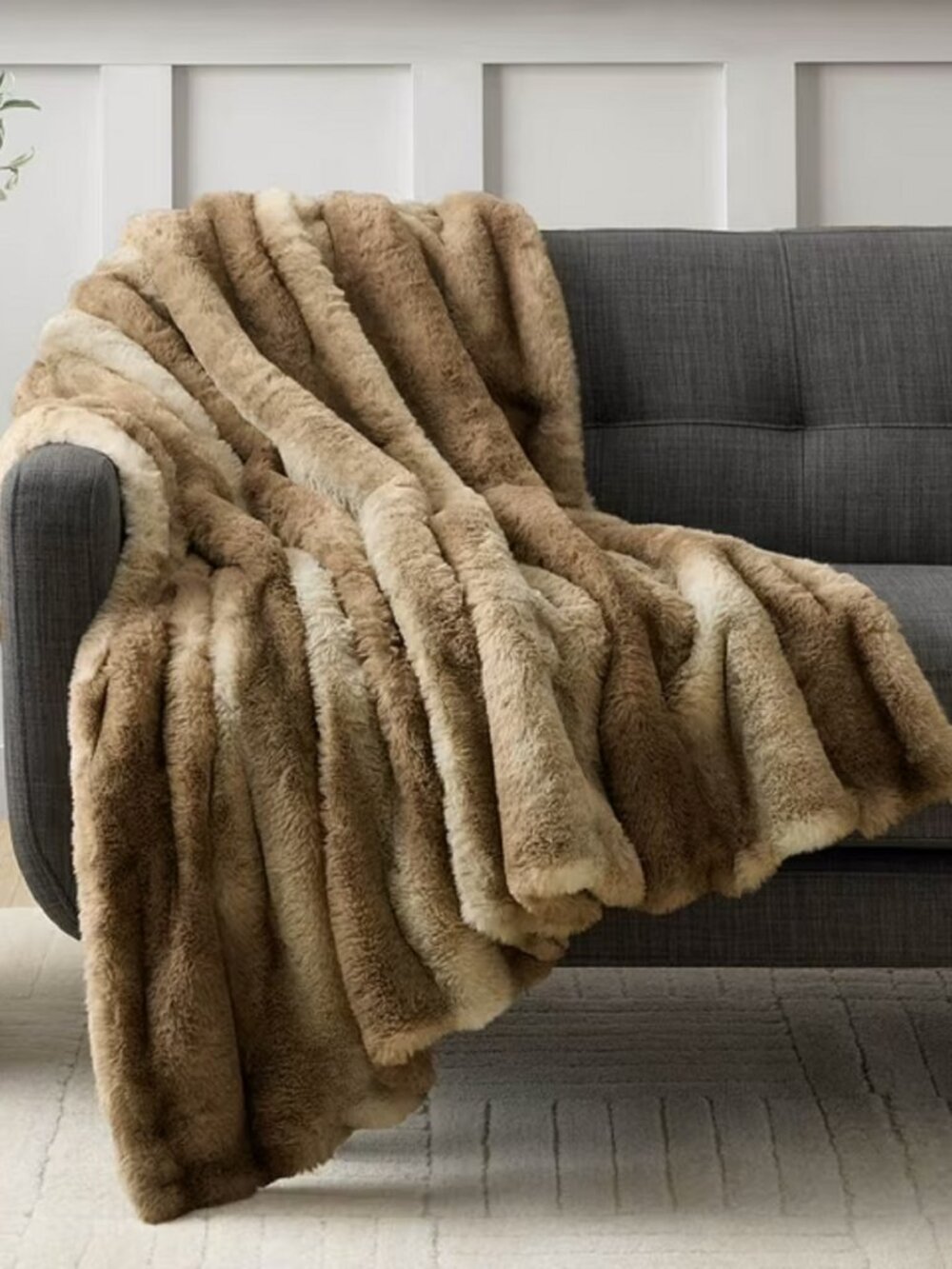 Member's Mark Chinchilla Hotel Premier Collection Luxury Faux Fur Throw, 60"x70"
